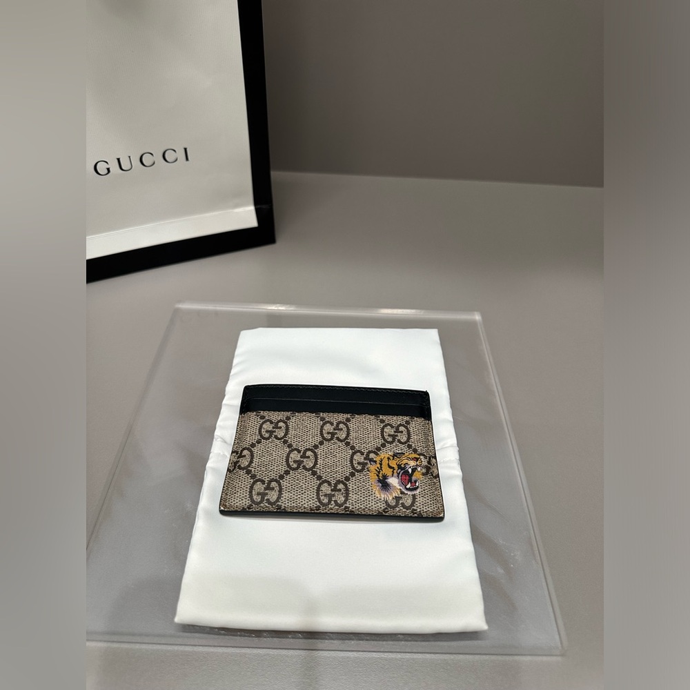 Gucci GG Supreme Monogram Tiger Print Card Holder Full Inclusion.